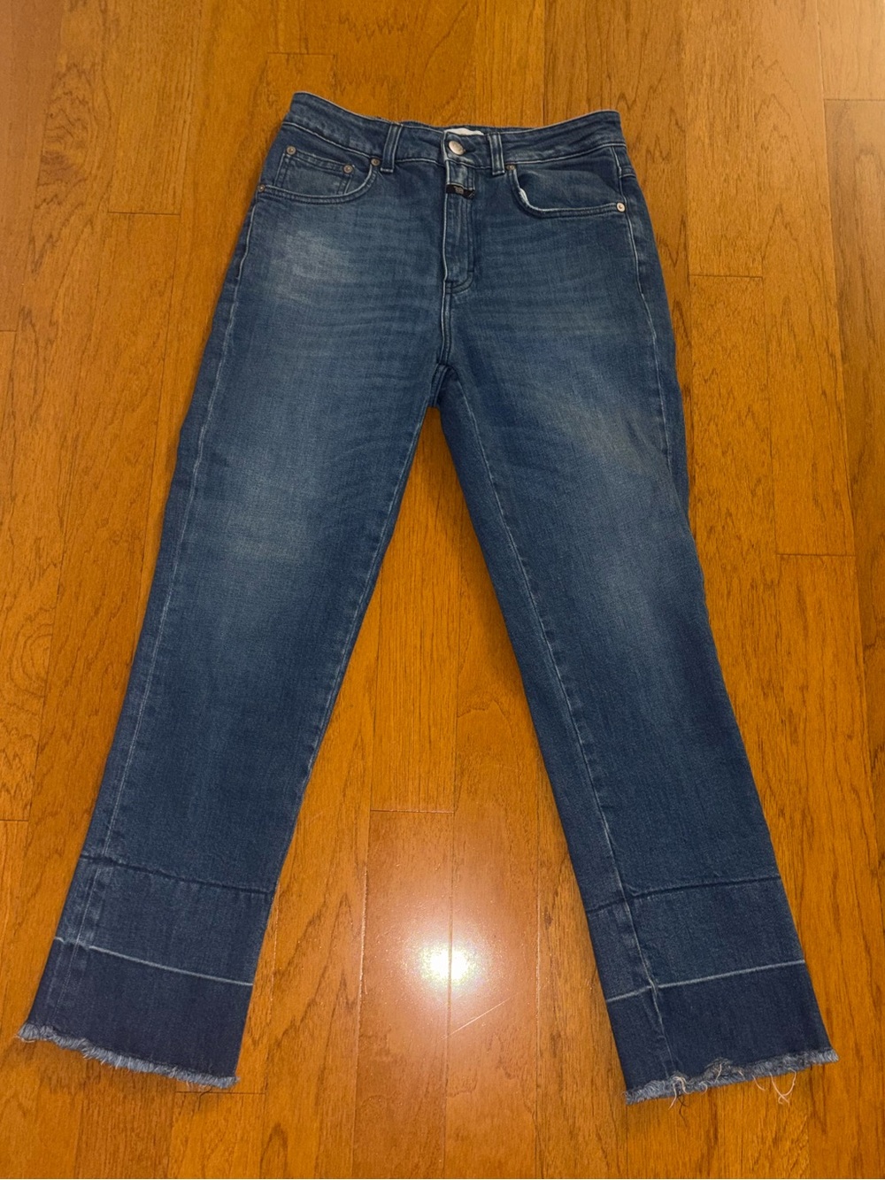 Closed Medium Wash Blue Cropped Straight Jeans Size 29